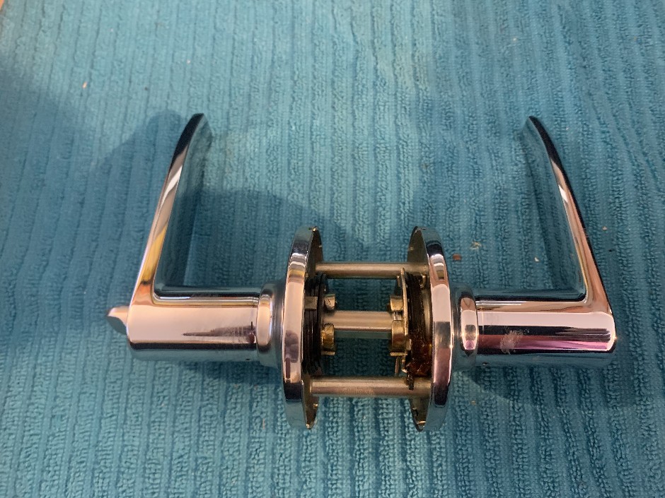 10 x Delftrade Passage and 4 x Privacy Lever Sets