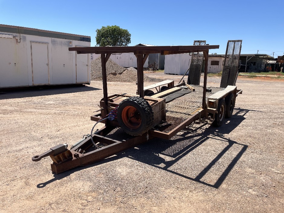 <p>1988 Premier Machinery Dual Axle</p>