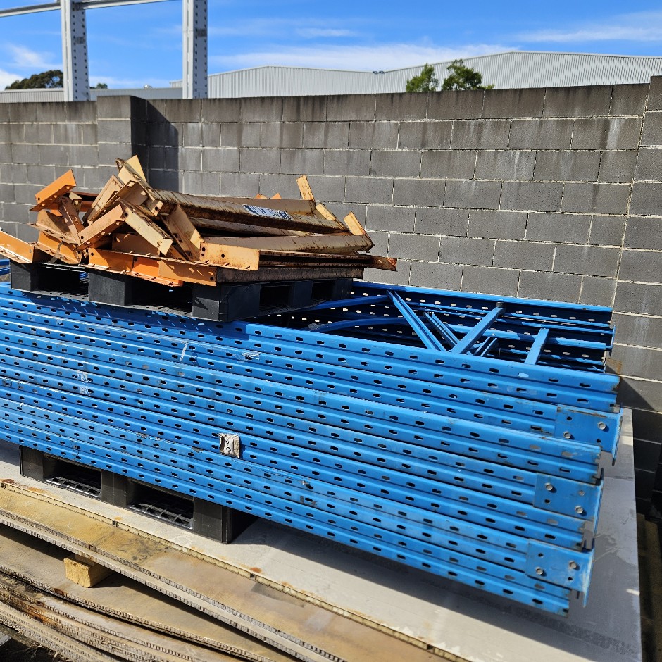 <p>Pallet Racking Uprights</p>