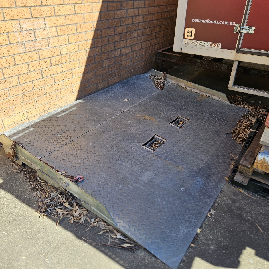 <p>Container Ramp - Galvanised Steel</p>