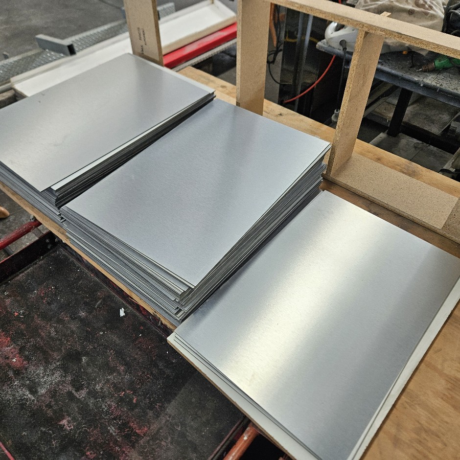 <p>Aluminium Composite Panel 3.0mm Brushed Silver</p>