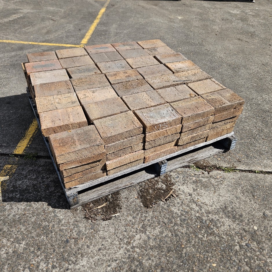 <p>Clay Paver 230mm x 150mm Quantity 270</p>