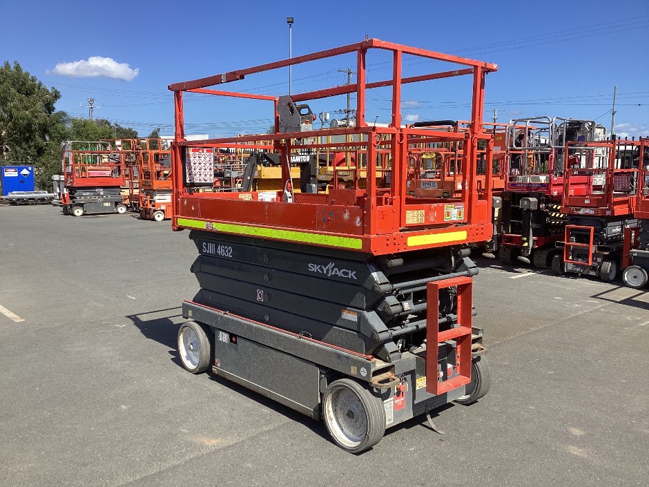 2017 SkyJack SJIII 4632 Electric Scissor Lift