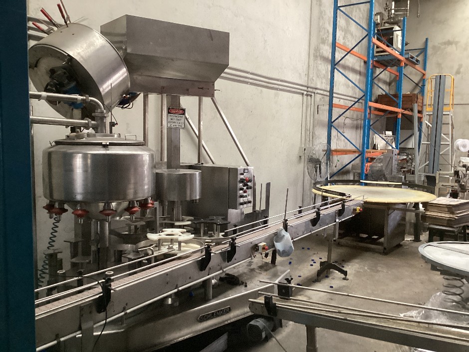 Schlenker Rotary Filler and Capper Machine