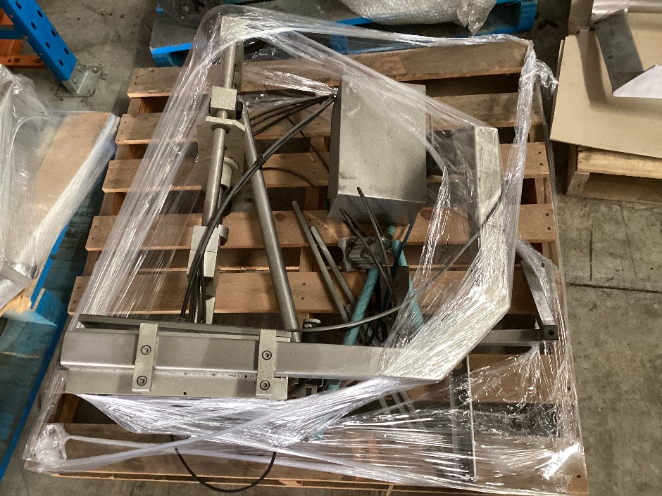 <p>In-line Capping Machine</p>