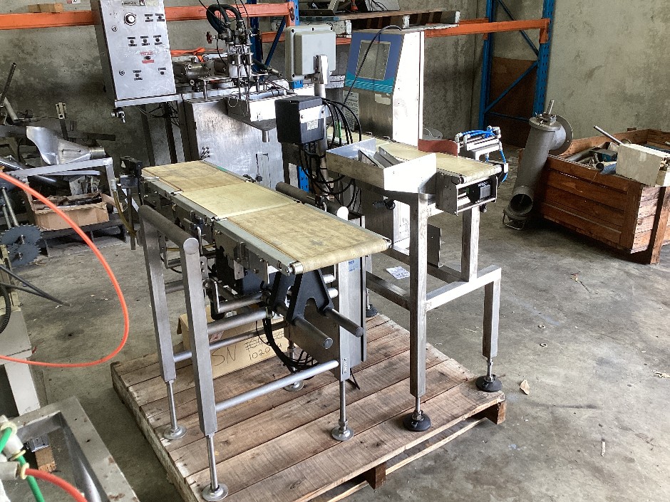 <p>2x Check Weighers</p>