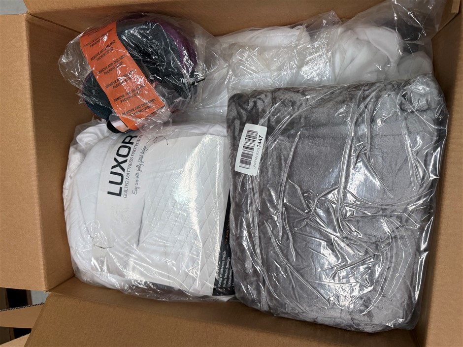 Assorted Box of Bedding incl: Mattress Protector, Blankets and more. NB: I