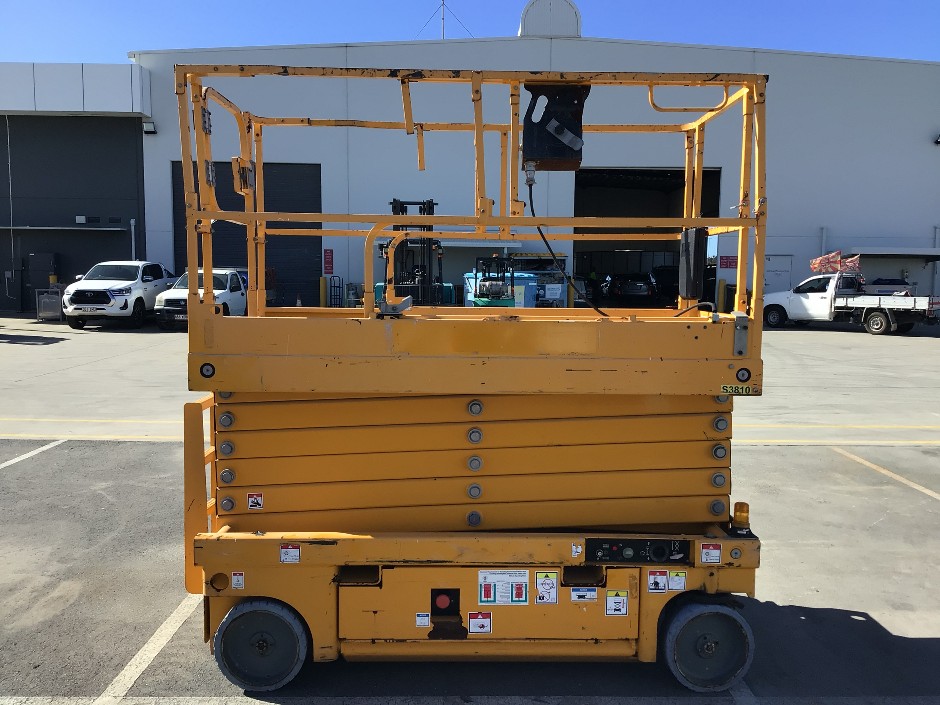 2017 Houlette Compact14 Scissor Lift