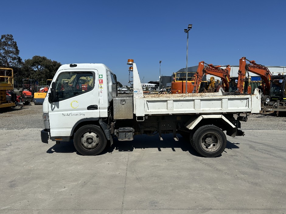 2014 Mitsubishi Fuso Canter 7/800 4x2 Tipper