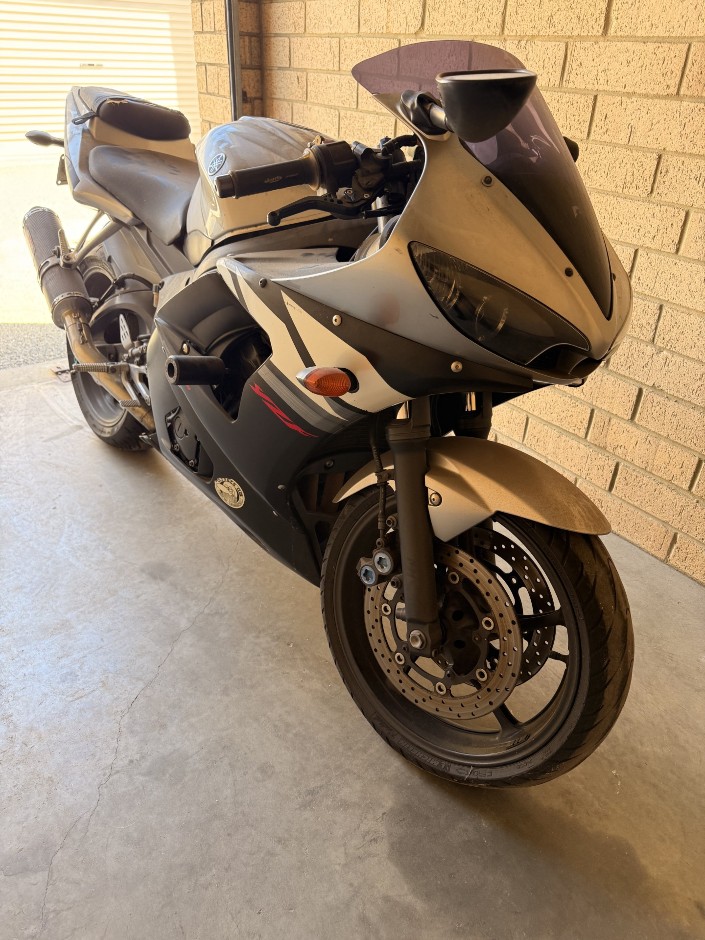 Overdue Storage - 2003 Yamaha YZF-R6 Motorcycle