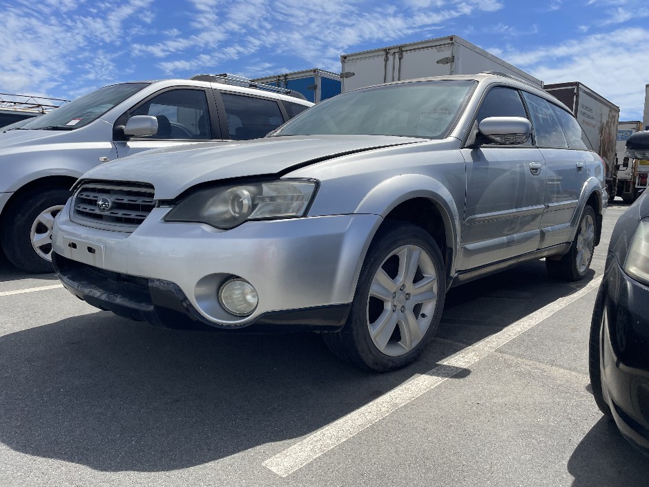 2005 SUBARU OUTBACK  Petrol