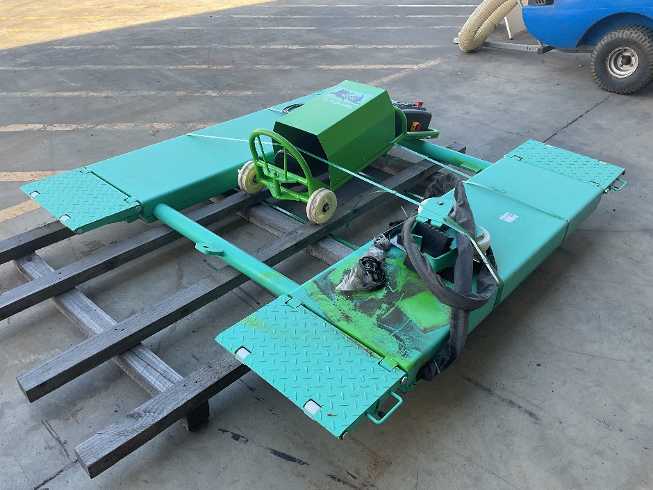 Electric-Powered Car Hoist
