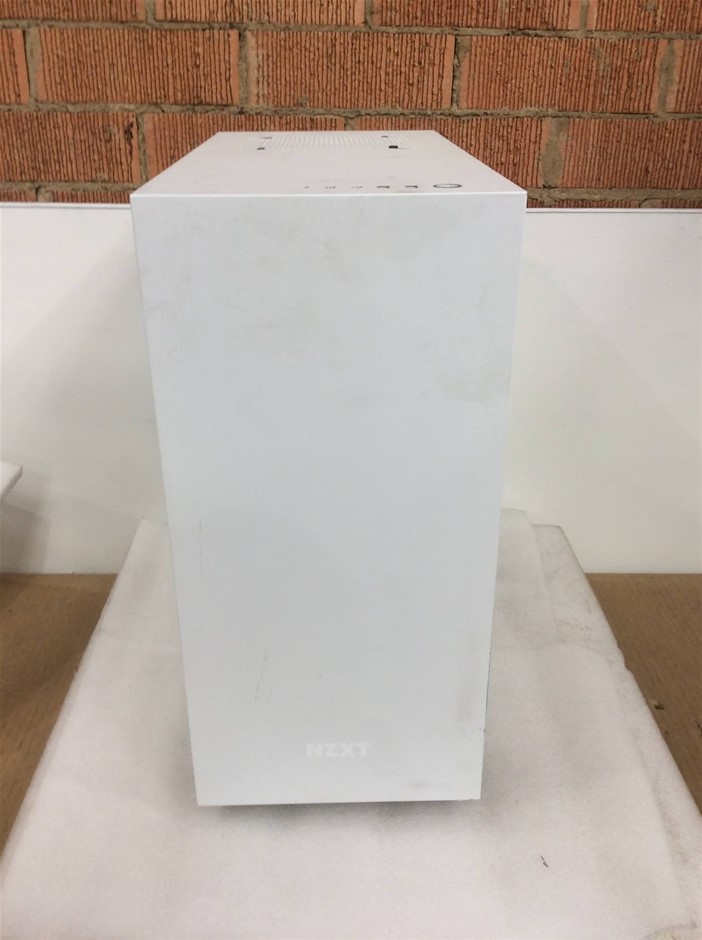 NZXT Mid-Tower Desktop PC / Computer Case