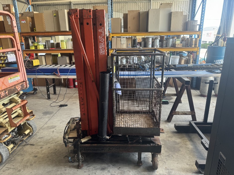 Man Rider TV25 Scissor Lift