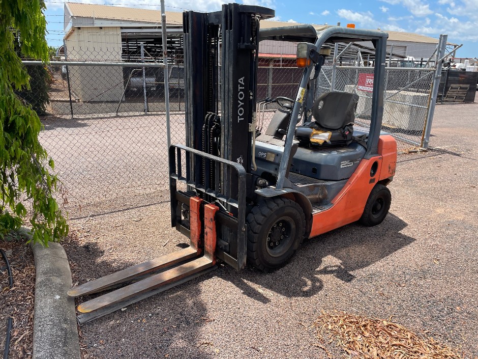 2013 Toyota 32-8FG25 LPG Forklift