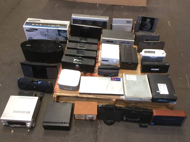 Samsung/Logitech Mixed Brand and Model mini HiFi/CD Player/Cassette Holder