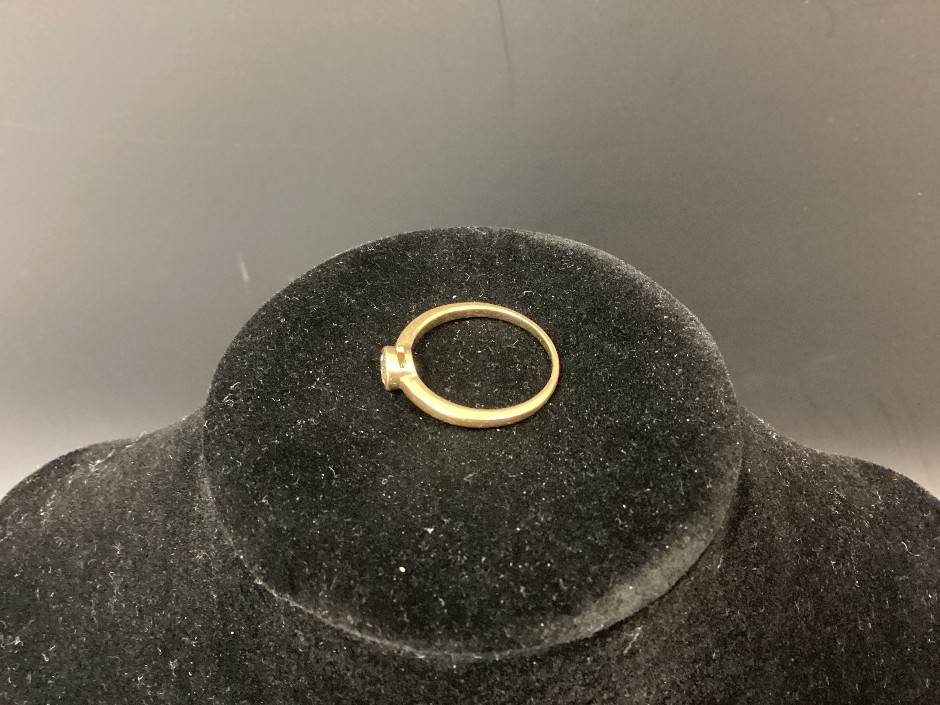 1 x Stamped 18ct Yellow Gold, Diamond Band Ring