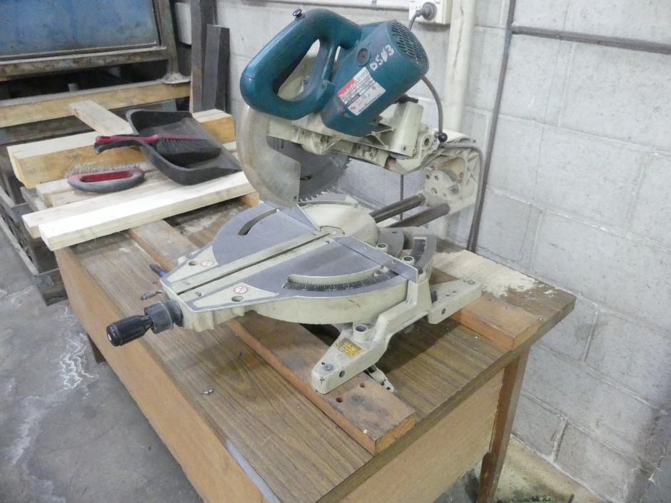 Makita LS1013 Sliding Compound Mitre Saw