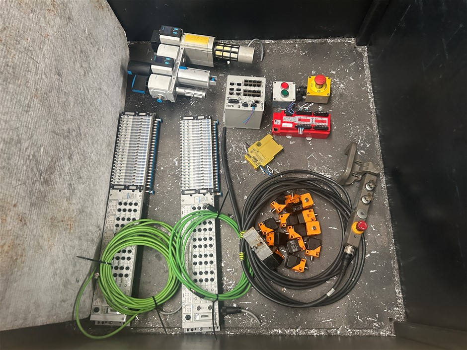 2x Festo CPX/MPA Valve terminal & Other Hardware