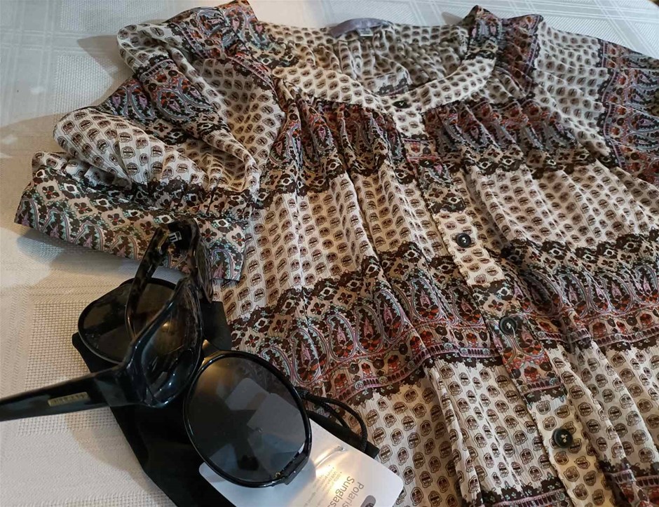 Bill Blass Sun Glass , Polarized Sunglass,New and Ladys top 12.Others