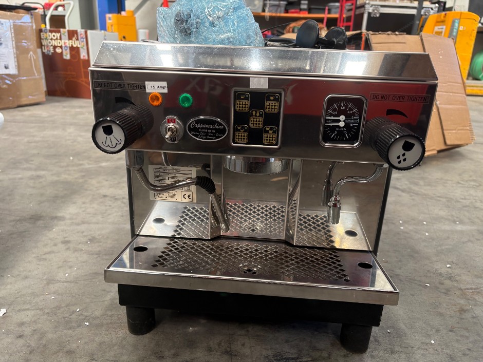 Reconditioned Commercial Espresso Machine - Bezzera BZ40R DE