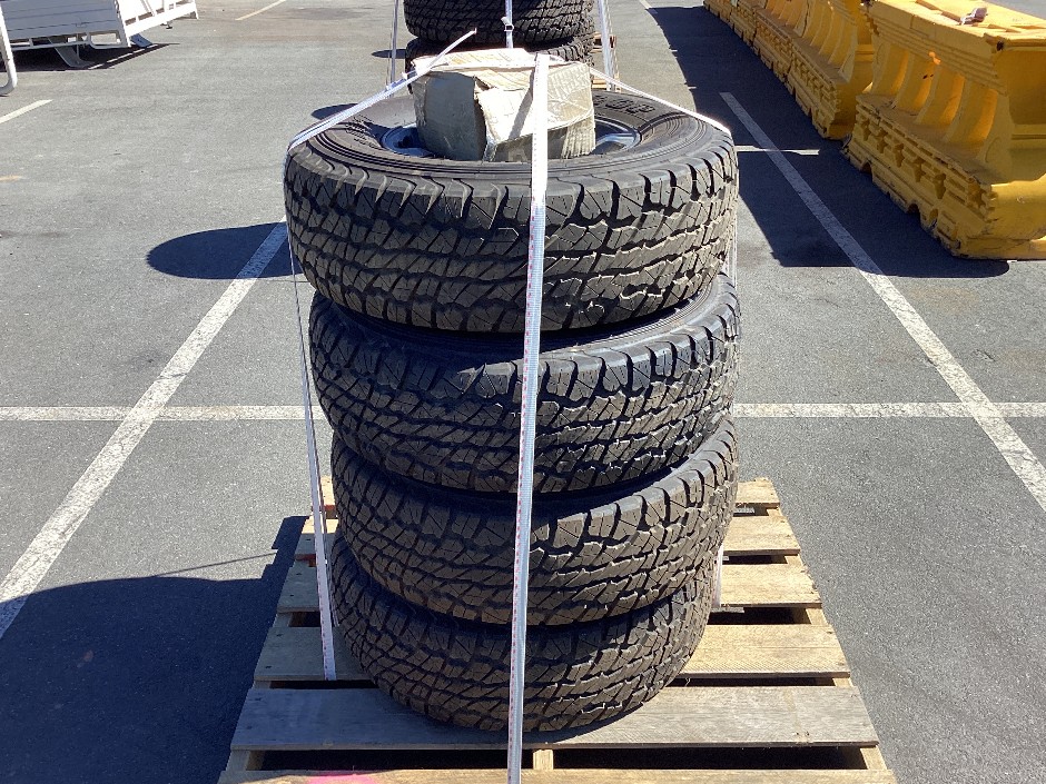 4 x Tyres Fitted With 5 Stud Rims x 1 Pallet