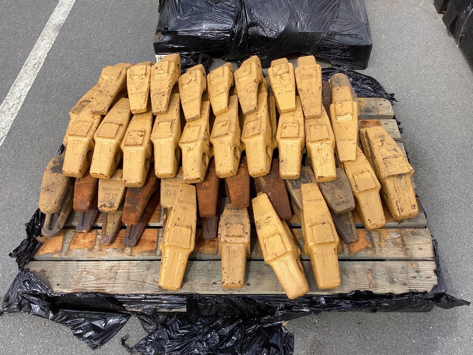 Earthmoving Machinery Attachment Parts x 1 Pallet