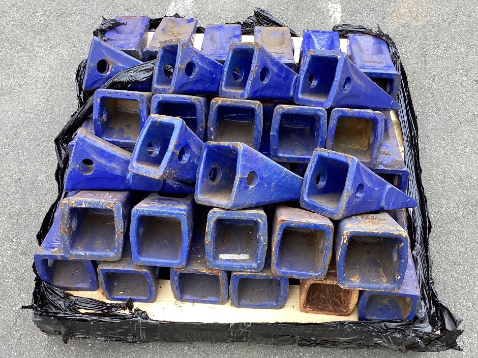 Earthmoving Machinery Attachment Parts x 1 Pallet
