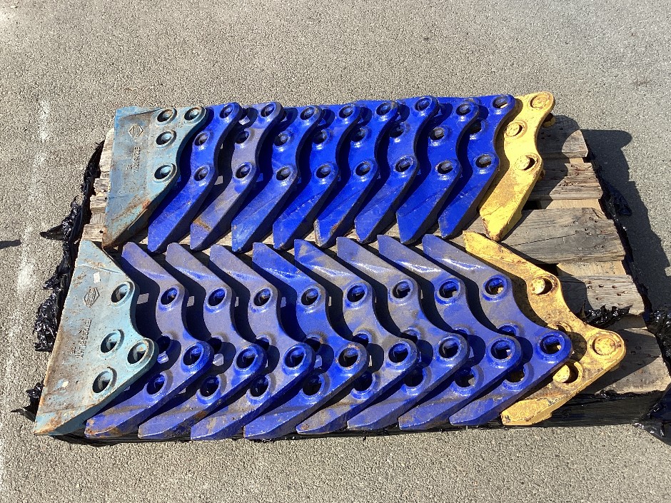 Earthmoving Machinery Attachment Parts x 1 Pallet
