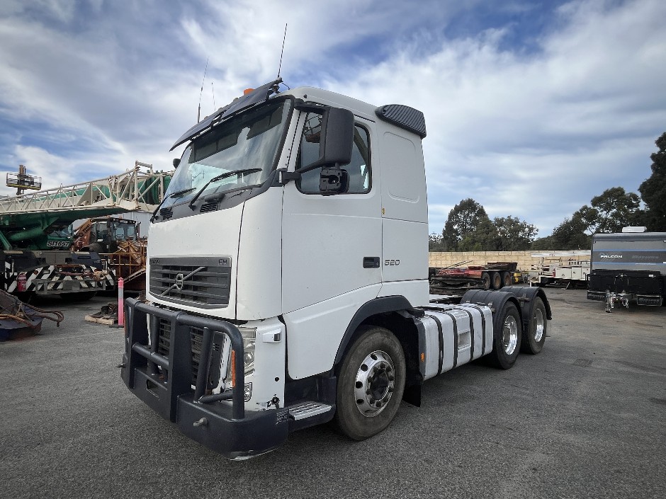 2010 VOLVO FH13   6x4 Prime Mover