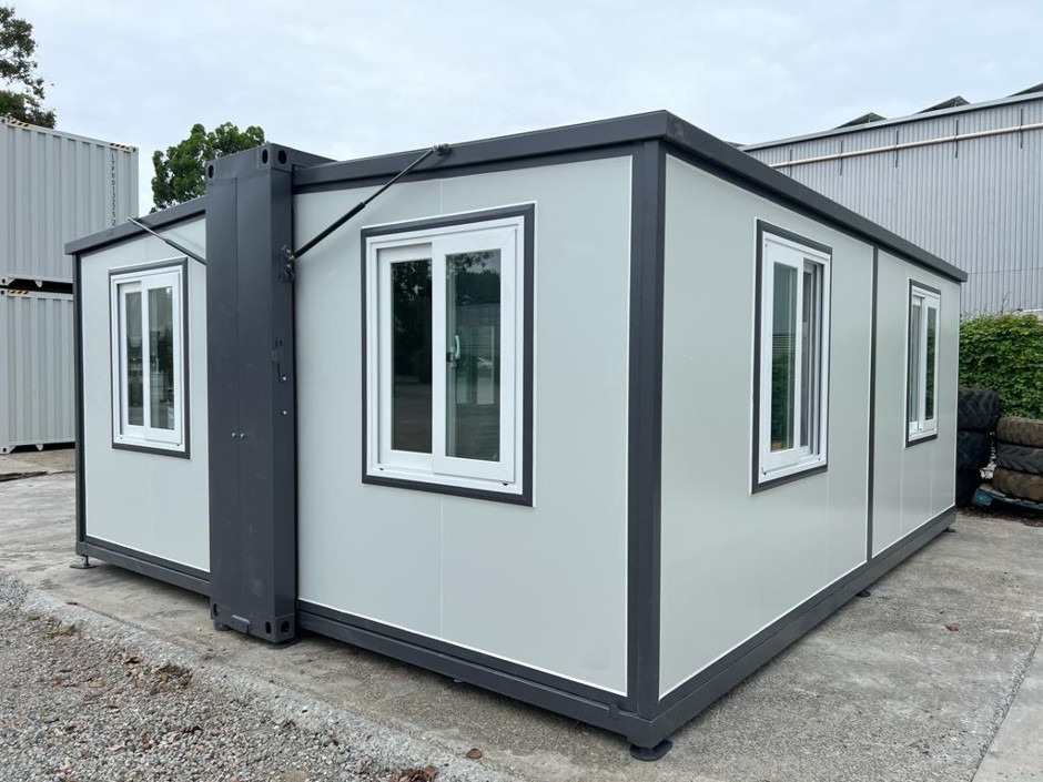 1 x 4.7M x 6M Portable Building
