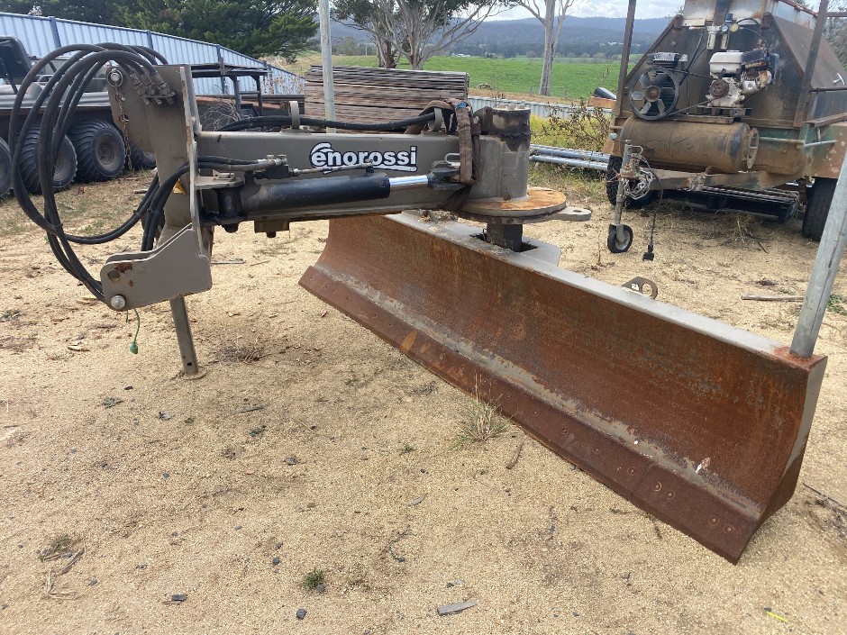 2019 Enorossi Hydraulic Dozer / Grader Blade Attachment
