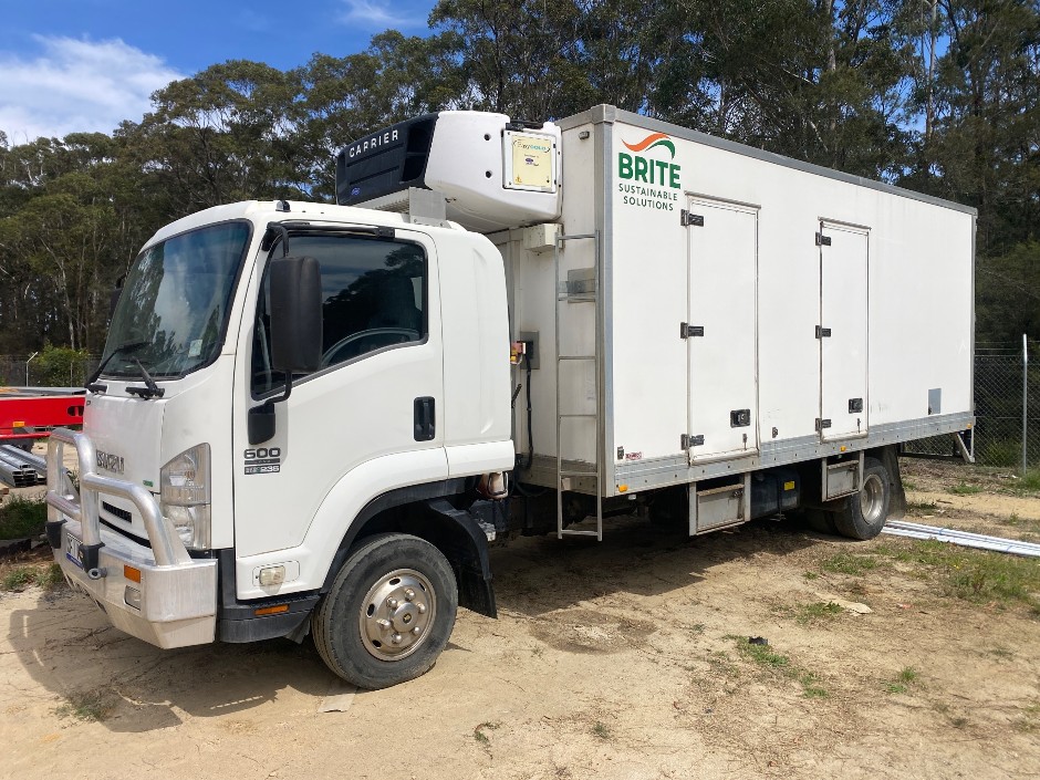2012 Isuzu FRR600   4x2 Refrigerated Pantech