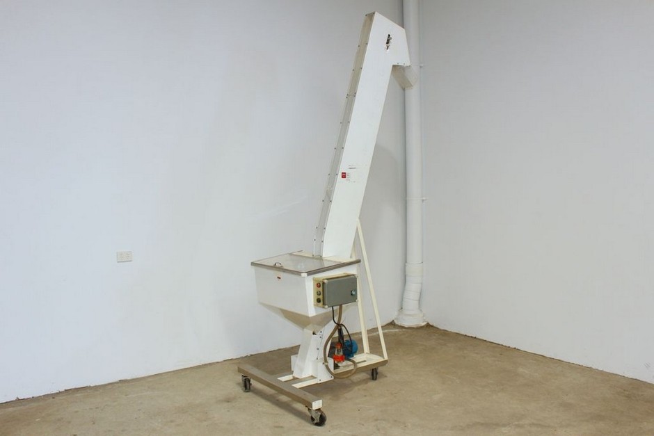 2.5m High Cleated Conveyor Elevator