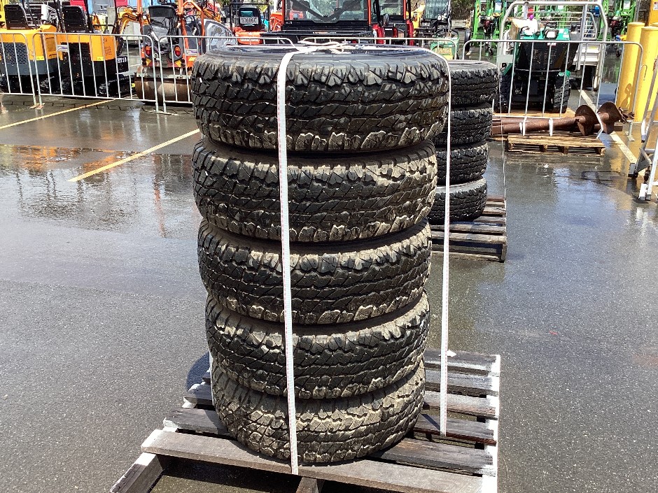 5 x Tyres Fitted With 5 Stud Rims x 1 Pallet