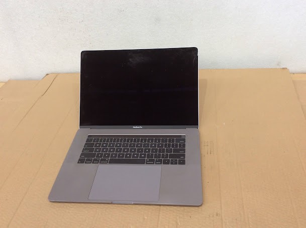 APPLE MacBook Pro(A1707)(EMC 3162) Laptop I7-7820HQ 16GBRAM/512GBSSD