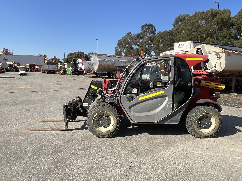 2014 Manitou MTX-625 Telehandler With attachments