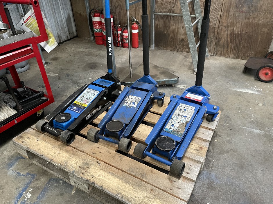 3x Trolley Jacks