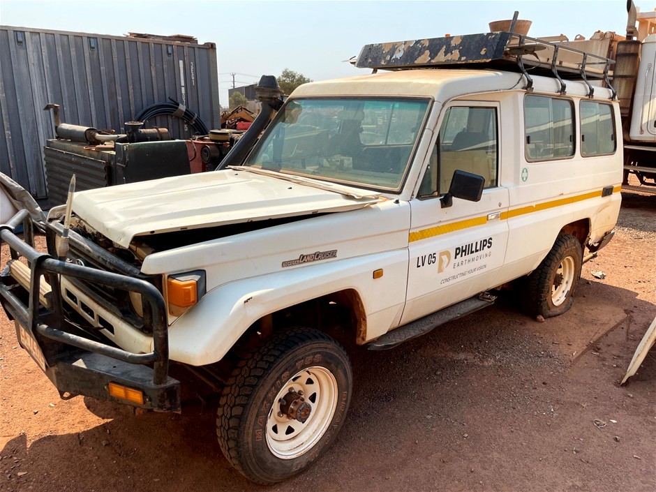 1999 Toyota Landcruiser Troopcarrier - Non Runner