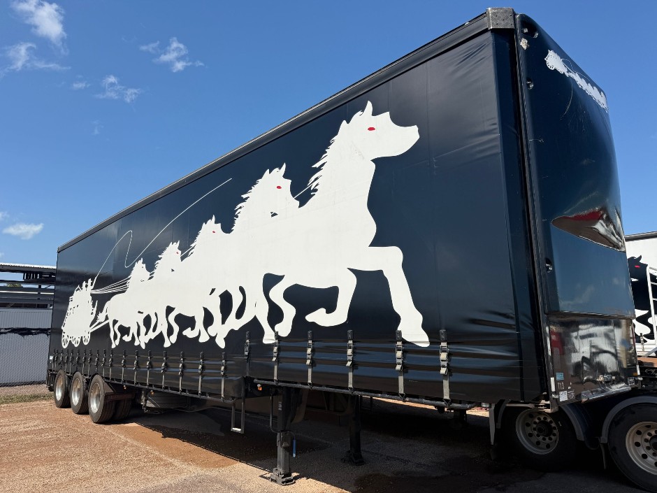 2010 Vawdrey VB S3 Curtainsider Trailer