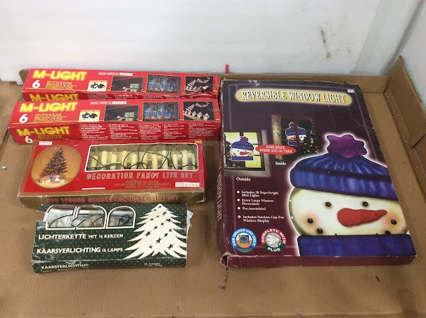 Mixed Christmas Lights & Decorations (Lot of 5)