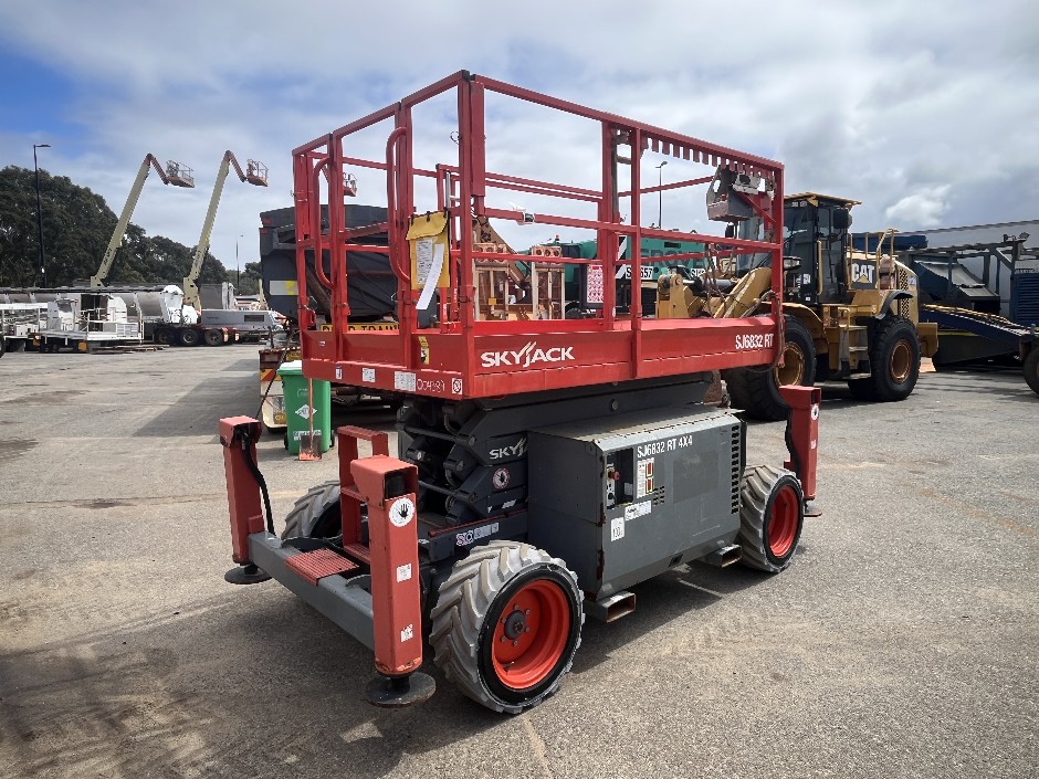 2017 Skyjack SJ6832 Diesel Scissor Lift