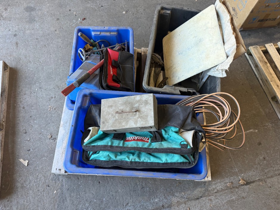 Mixed Hand Tools and Hardware Job Lot