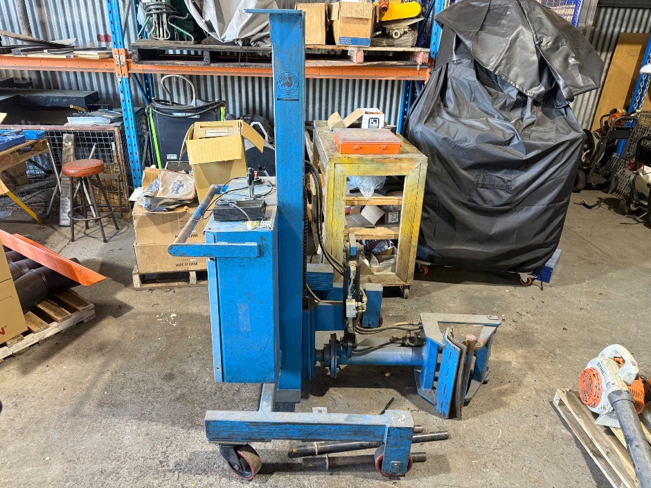 Manual Handling Australia Electric Forklift