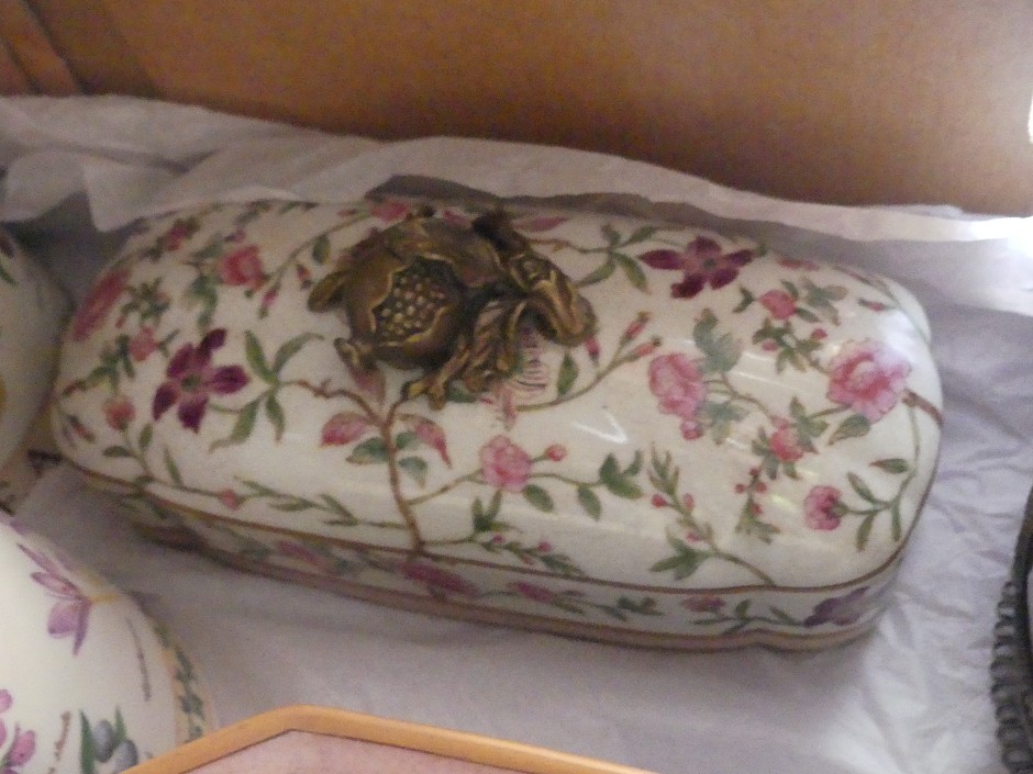 Antique & Vintage Ceramics And Collectables