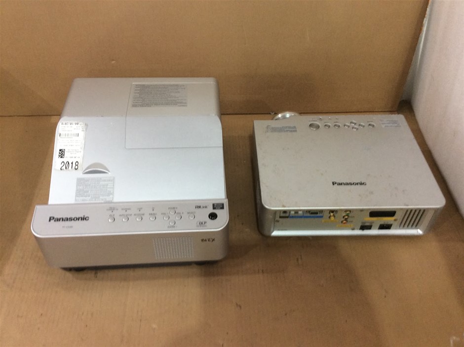 Panasonic PT-AE700E & PT-CX200EA LCD/DLP Projectors (Lot of 2)