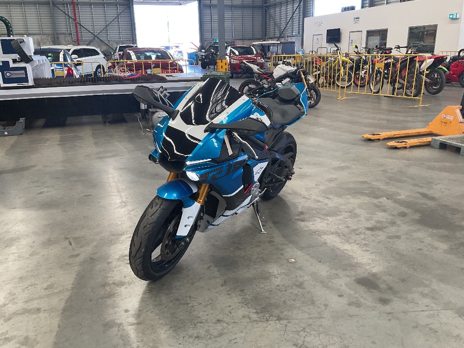 2015 YAMAHA YZR-R1  Petrol