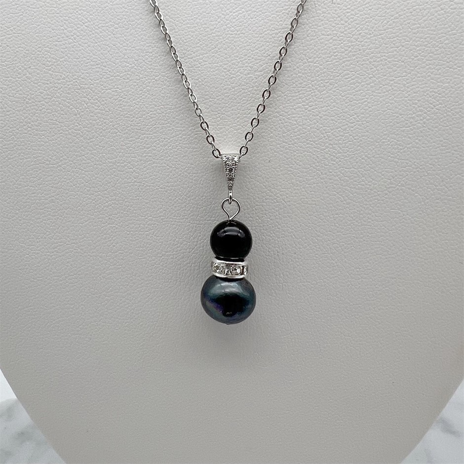 Pearl & Black Agate Platinum Plated Pendant Necklace