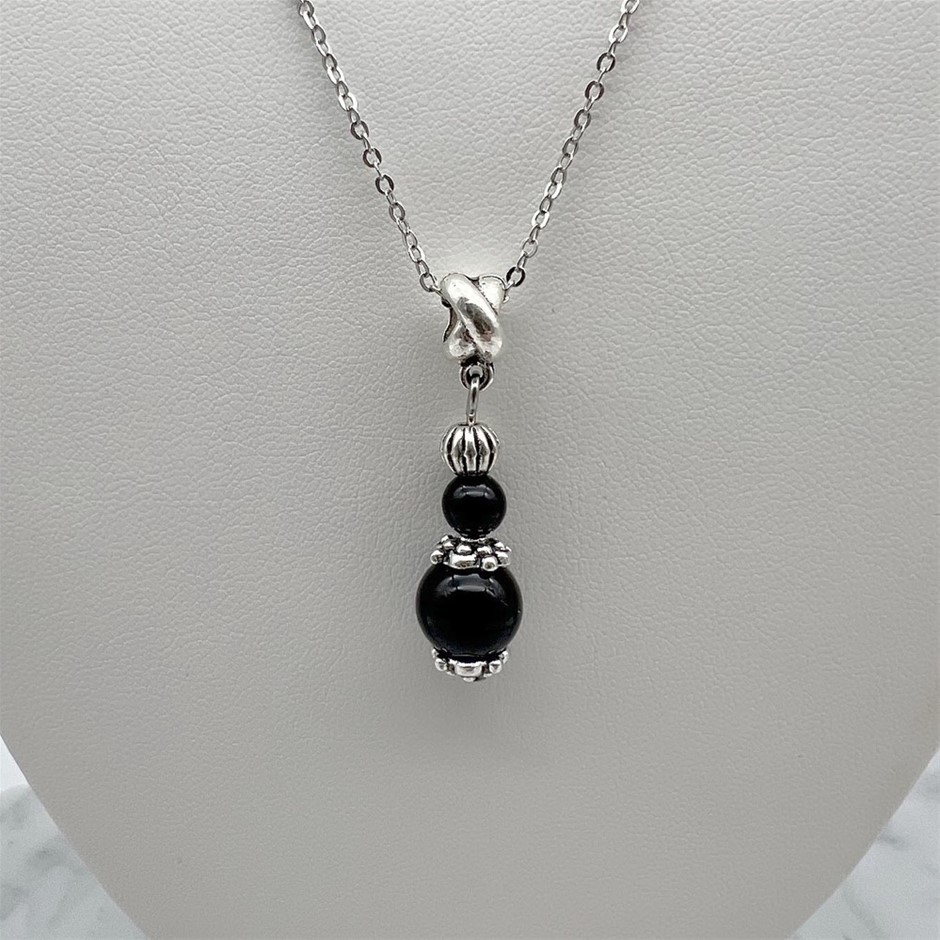 Black Agate Antique Style Silver & Platinum Plated Pendant Necklace