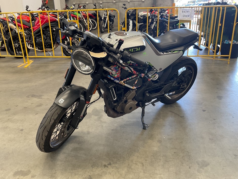 2021 Husqvarna Vitpilen  Petrol
